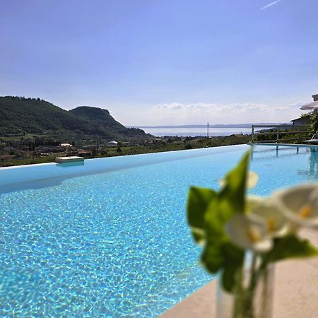 Relais Villa Olivi Костермано Екстериор снимка