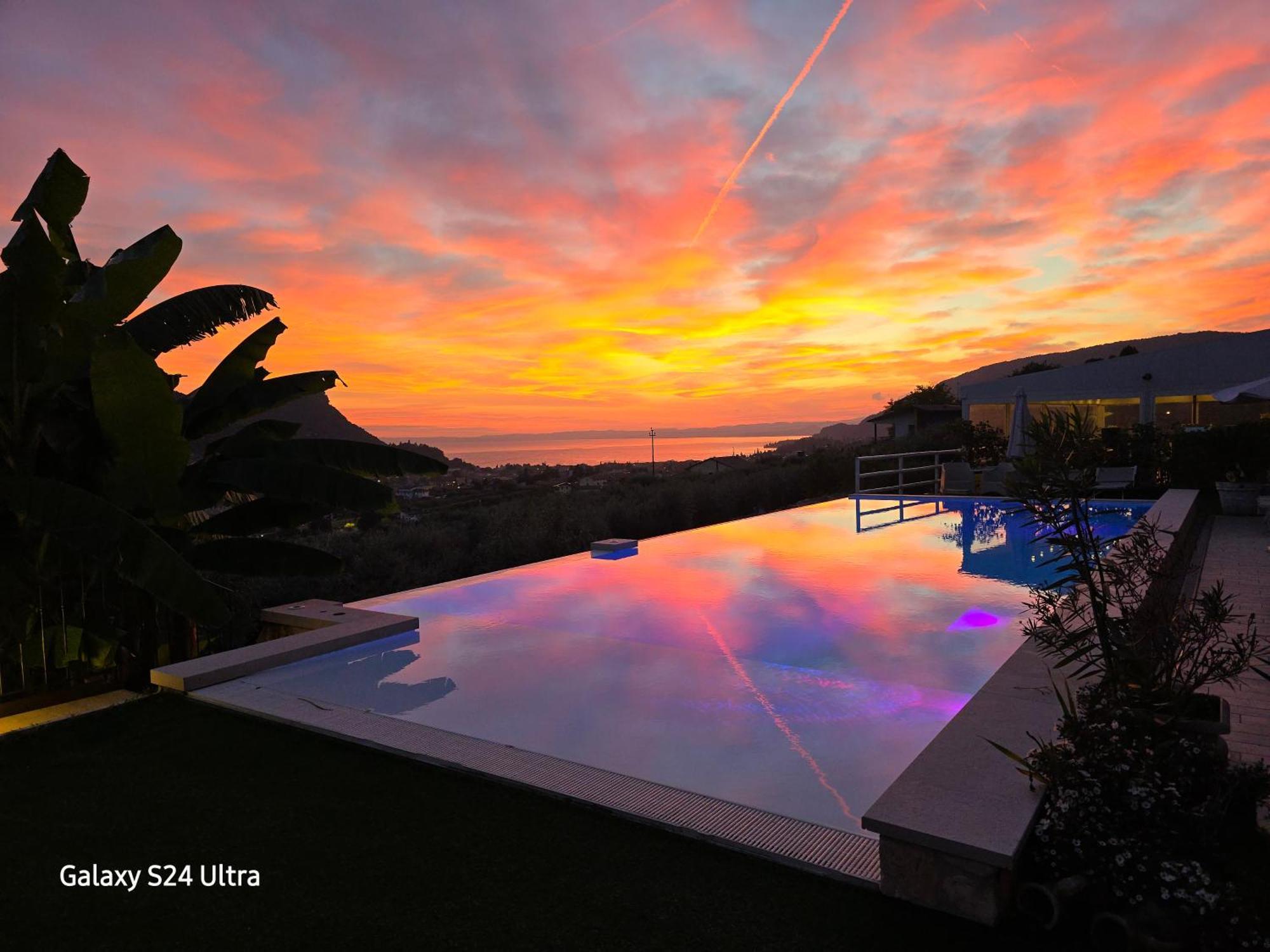 Relais Villa Olivi Костермано Екстериор снимка