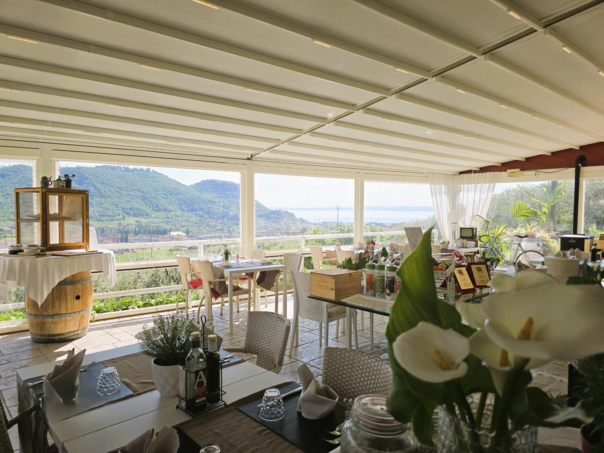 Relais Villa Olivi Костермано Екстериор снимка